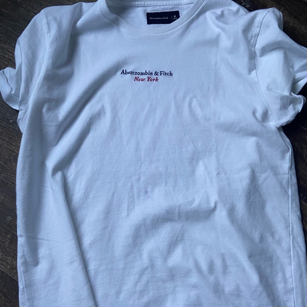 Abercrombie & Fitch white Tee